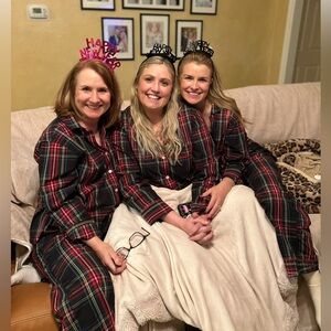 Meet your Poshers, Gail and Taylor